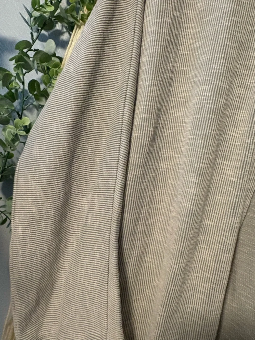 💫2 for $40💫 DONNI. Light Gray Ribbed Open-Front Cardigan - Picture 4 of 5